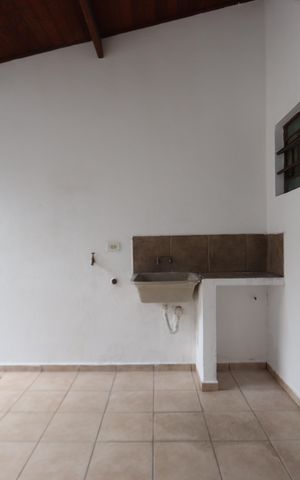 Casa para alugar com 45m², 1 quarto e 3 vagasVaranda e Lavanderia
