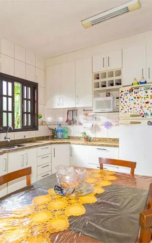 Casa à venda com 158m², 3 quartos e 8 vagas