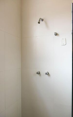 Casa de condomínio à venda com 207m², 3 quartos e 4 vagas Casa de condomínio à venda com 207m², 3 quartos e 4 vagasBanheiro da Suíte
