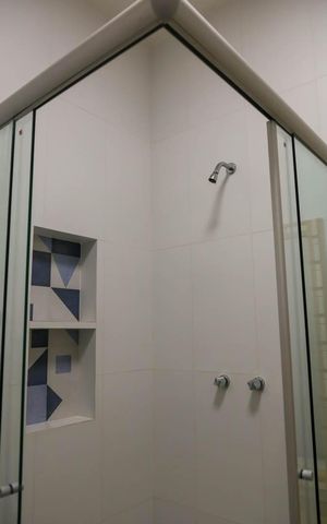 Casa de condomínio à venda com 207m², 3 quartos e 4 vagas Casa de condomínio à venda com 207m², 3 quartos e 4 vagasBanheiro social