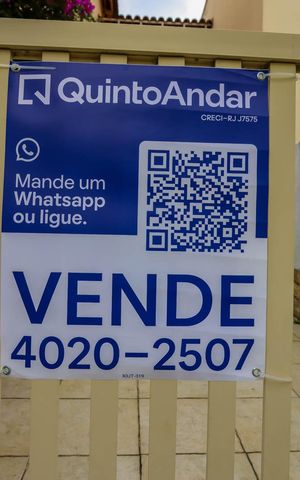 Casa de condomínio à venda com 207m², 3 quartos e 4 vagas Casa de condomínio à venda com 207m², 3 quartos e 4 vagasPlaca