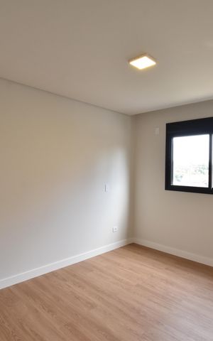 Casa de condomínio à venda com 234m², 3 quartos e 4 vagasSuíte 3