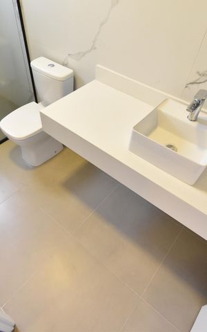 Casa de condomínio à venda com 234m², 3 quartos e 4 vagasBanheiro da Suíte 2
