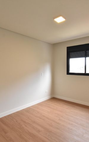 Casa de condomínio à venda com 234m², 3 quartos e 4 vagasSuíte 2