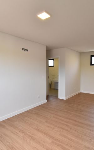 Casa de condomínio à venda com 234m², 3 quartos e 4 vagasSuíte 1