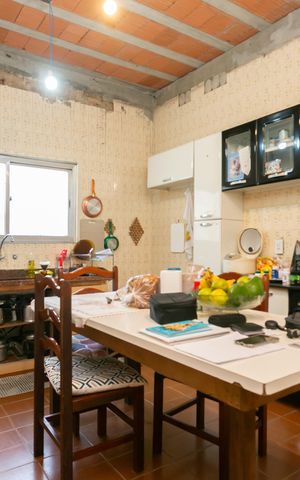 Casa à venda com 200m², 3 quartos e 2 vagas Casa à venda com 200m², 3 quartos e 2 vagasCozinha