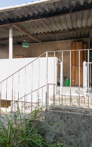 Casa à venda com 200m², 3 quartos e 2 vagas Casa à venda com 200m², 3 quartos e 2 vagasTerraço