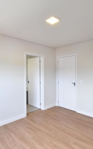 Casa de condomínio à venda com 268m², 3 quartos e 4 vagasSuíte 2