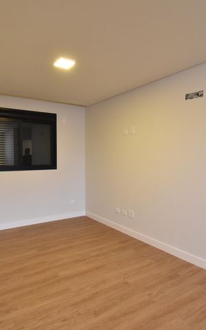 Casa de condomínio à venda com 268m², 3 quartos e 4 vagasSuíte 1