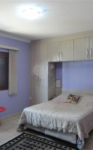 Casa de condomínio à venda com 1000m², 4 quartos e 6 vagas