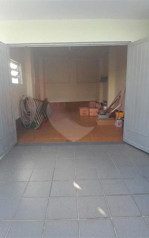 Casa à venda com 140m², 2 quartos e 6 vagas