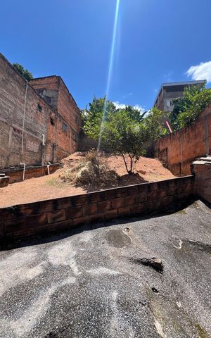 Casa para alugar com 250m², 2 quartos e 1 vagaÁrea externa
