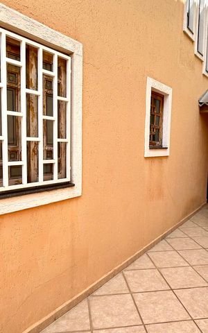 Casa para alugar com 380m², 3 quartos e 7 vagas Casa para alugar com 380m², 3 quartos e 7 vagasCorredor