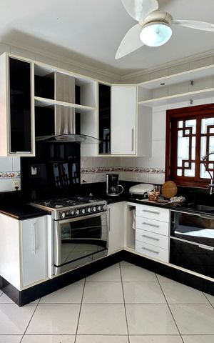Casa para alugar com 380m², 3 quartos e 7 vagas Casa para alugar com 380m², 3 quartos e 7 vagasCozinha