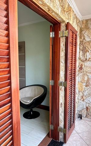Casa para alugar com 380m², 3 quartos e 7 vagas Casa para alugar com 380m², 3 quartos e 7 vagasSacada da suíte