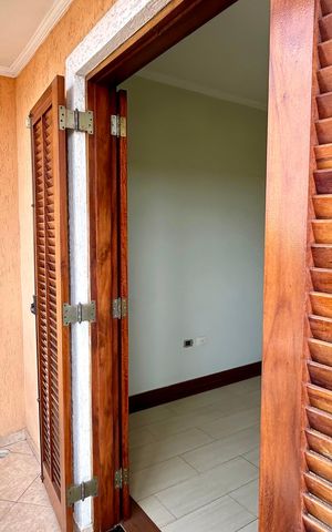 Casa para alugar com 380m², 3 quartos e 7 vagas Casa para alugar com 380m², 3 quartos e 7 vagasSacada