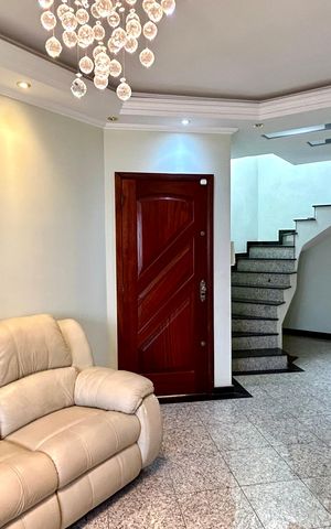 Casa para alugar com 380m², 3 quartos e 7 vagas Casa para alugar com 380m², 3 quartos e 7 vagasSala