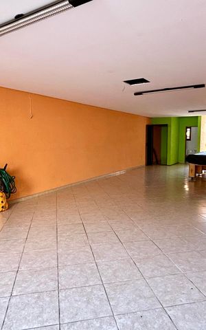 Casa para alugar com 380m², 3 quartos e 7 vagas Casa para alugar com 380m², 3 quartos e 7 vagasGaragem