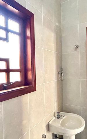 Casa para alugar com 380m², 3 quartos e 7 vagas Casa para alugar com 380m², 3 quartos e 7 vagasBanheiro 2