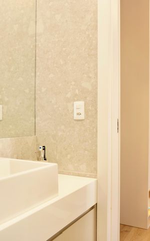 Apartamento para alugar com 135m², 4 quartos e 3 vagas Apartamento para alugar com 135m², 4 quartos e 3 vagasBanheiro das Semi-suítes