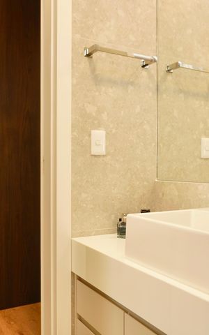 Apartamento para alugar com 135m², 4 quartos e 3 vagas Apartamento para alugar com 135m², 4 quartos e 3 vagasBanheiro das Semi-suítes