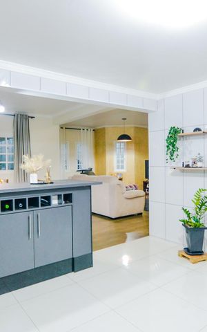 Casa à venda com 320m², 3 quartos e 3 vagasCozinha 