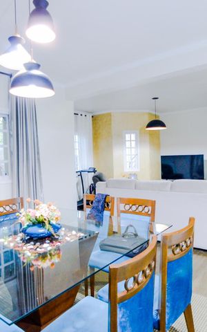 Casa à venda com 320m², 3 quartos e 3 vagasSala 