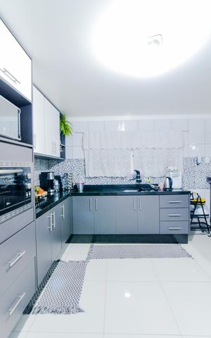 Casa à venda com 320m², 3 quartos e 3 vagasCozinha 