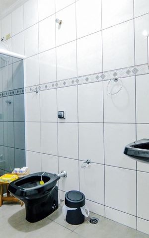Casa à venda com 320m², 3 quartos e 3 vagasBanheiro 1 
