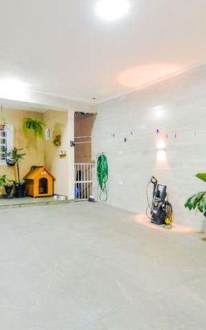 Casa à venda com 320m², 3 quartos e 3 vagasGaragem