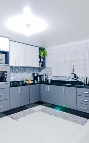 Casa à venda com 320m², 3 quartos e 3 vagasCozinha 