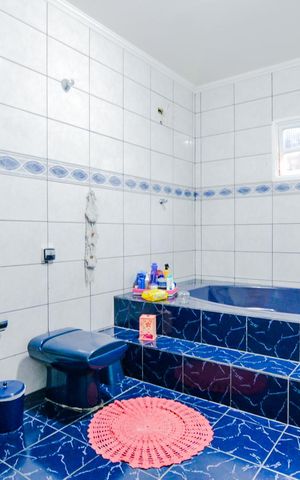 Casa à venda com 320m², 3 quartos e 3 vagasBanheiro da Suíte 