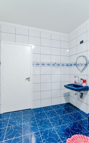 Casa à venda com 320m², 3 quartos e 3 vagasBanheiro da Suíte 