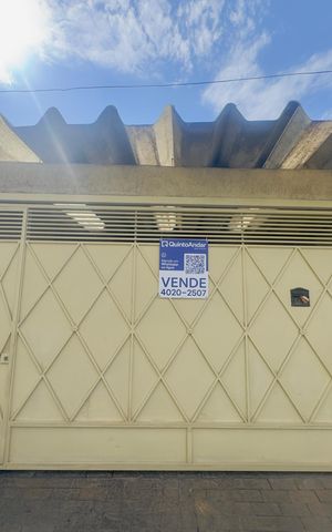 Casa à venda com 105m², 2 quartos e 1 vaga Casa à venda com 105m², 2 quartos e 1 vagaFachada