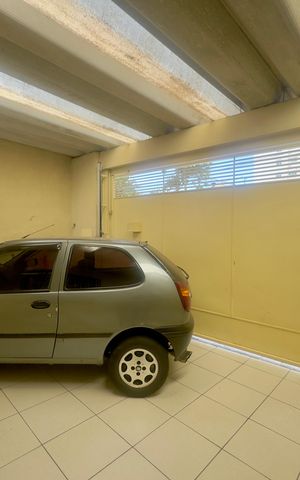 Casa à venda com 105m², 2 quartos e 1 vaga Casa à venda com 105m², 2 quartos e 1 vagaGaragem