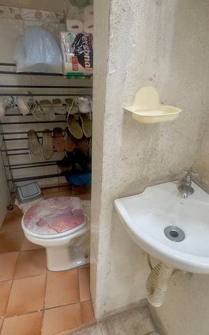 Casa à venda com 105m², 2 quartos e 1 vaga Casa à venda com 105m², 2 quartos e 1 vagaBanheiro de serviço