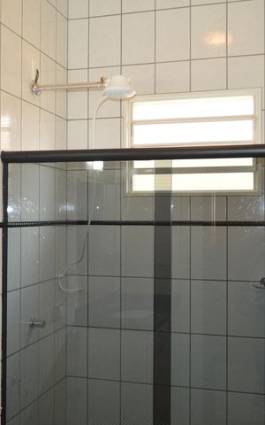 Casa para alugar com 200m², 3 quartos e 5 vagasBanheiro da Suíte 1