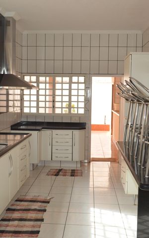 Casa para alugar com 200m², 3 quartos e 5 vagasCozinha