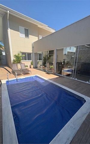 Casa de condomínio à venda com 160m², 3 quartos e 4 vagas