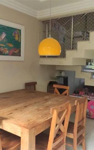 Casa de condomínio à venda com 185m², 3 quartos e 2 vagas