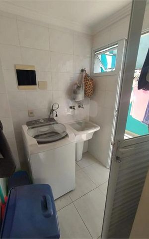 Casa de condomínio à venda com 185m², 3 quartos e 2 vagas