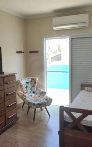 Casa de condomínio à venda com 185m², 3 quartos e 2 vagas