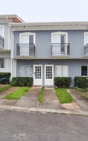 Casa de condomínio à venda com 74m², 2 quartos e 1 vaga Casa de condomínio à venda com 74m², 2 quartos e 1 vagaFachada