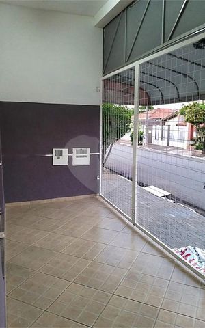Casa à venda com 240m², 2 quartos e 2 vagas