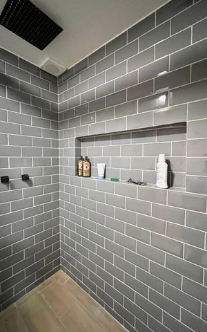 Apartamento para alugar com 140m², 2 quartos e 1 vaga Apartamento para alugar com 140m², 2 quartos e 1 vagaBanheiro da Suíte