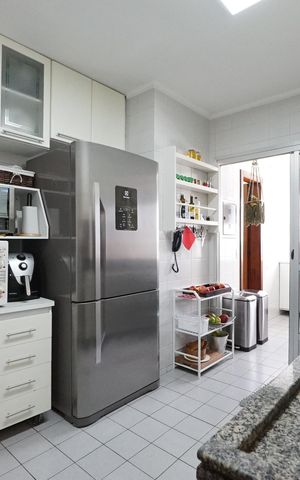 Apartamento à venda com 136m², 4 quartos e 2 vagasCozinha