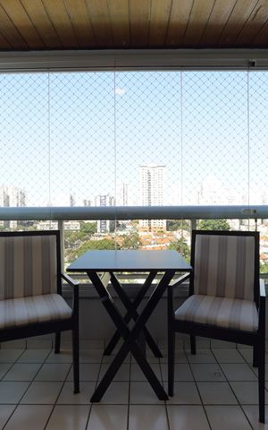 Apartamento à venda com 136m², 4 quartos e 2 vagasVaranda