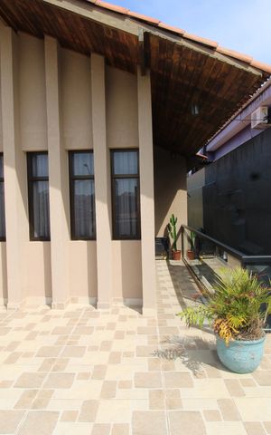 Casa para alugar com 248m², 3 quartos e 3 vagasSacada da Sala
