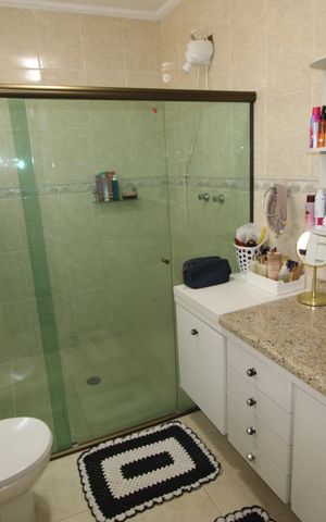 Casa para alugar com 248m², 3 quartos e 3 vagasBanheiro Suíte 2