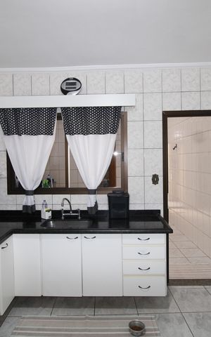 Casa para alugar com 248m², 3 quartos e 3 vagasCozinha